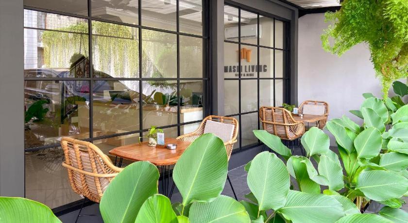 Masri Living By Daphna International Hotel Джокякарта Екстериор снимка